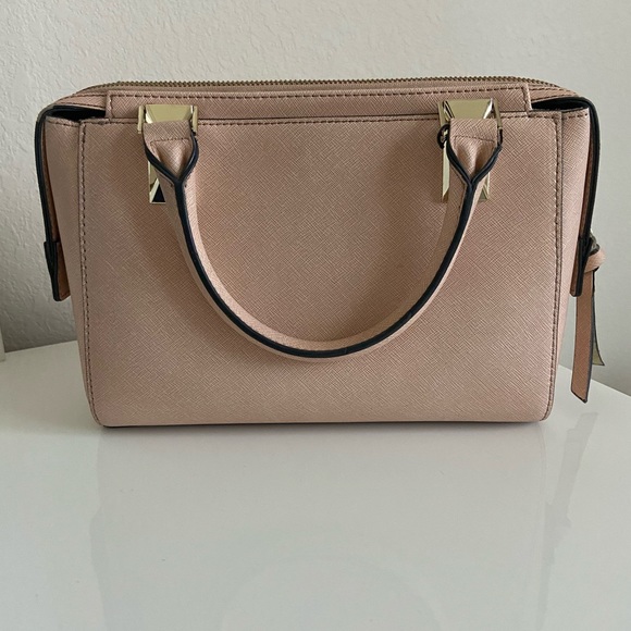 KARLLAGERFELD Paris Crossbody Bag in Baby Pink - Picture 4 of 9